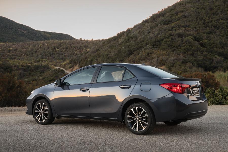  Toyota Corolla XSE 2016 года  (фото 11 из 20)